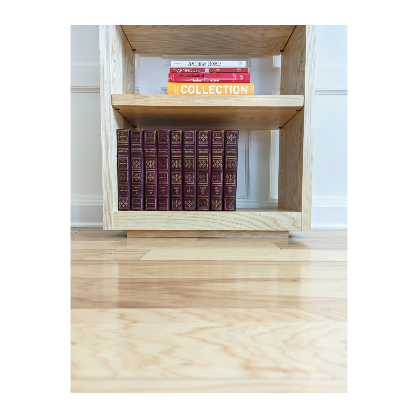 Nordic bookcase with thick solid wood shelves