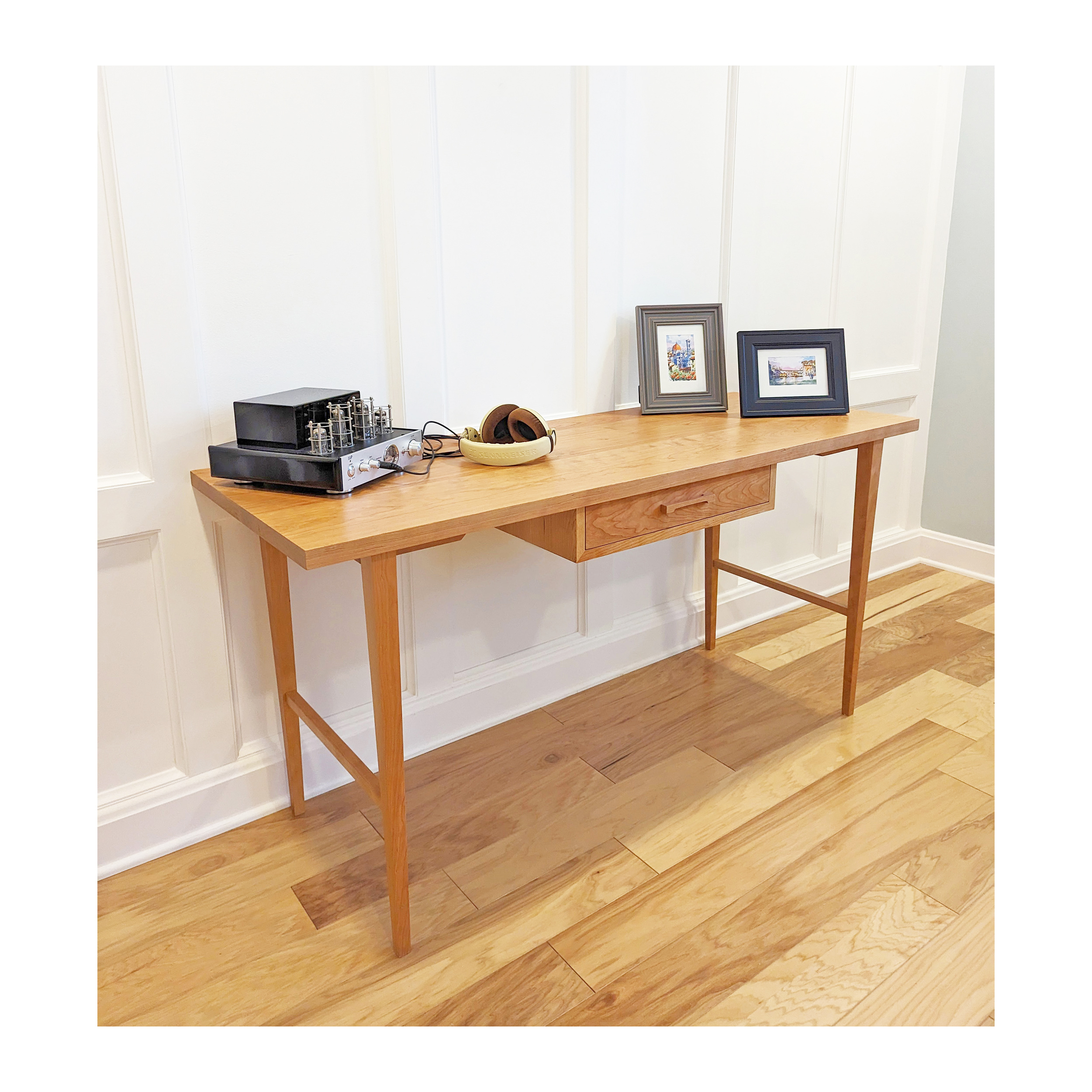Solid Wood Desk With One Drawer