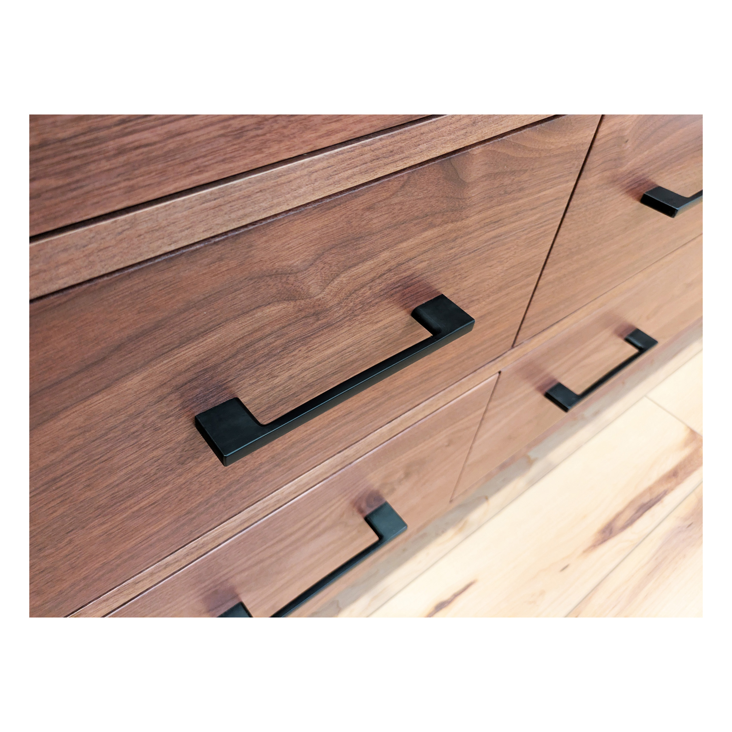 Series252_6FootRealWalnutDresser_5