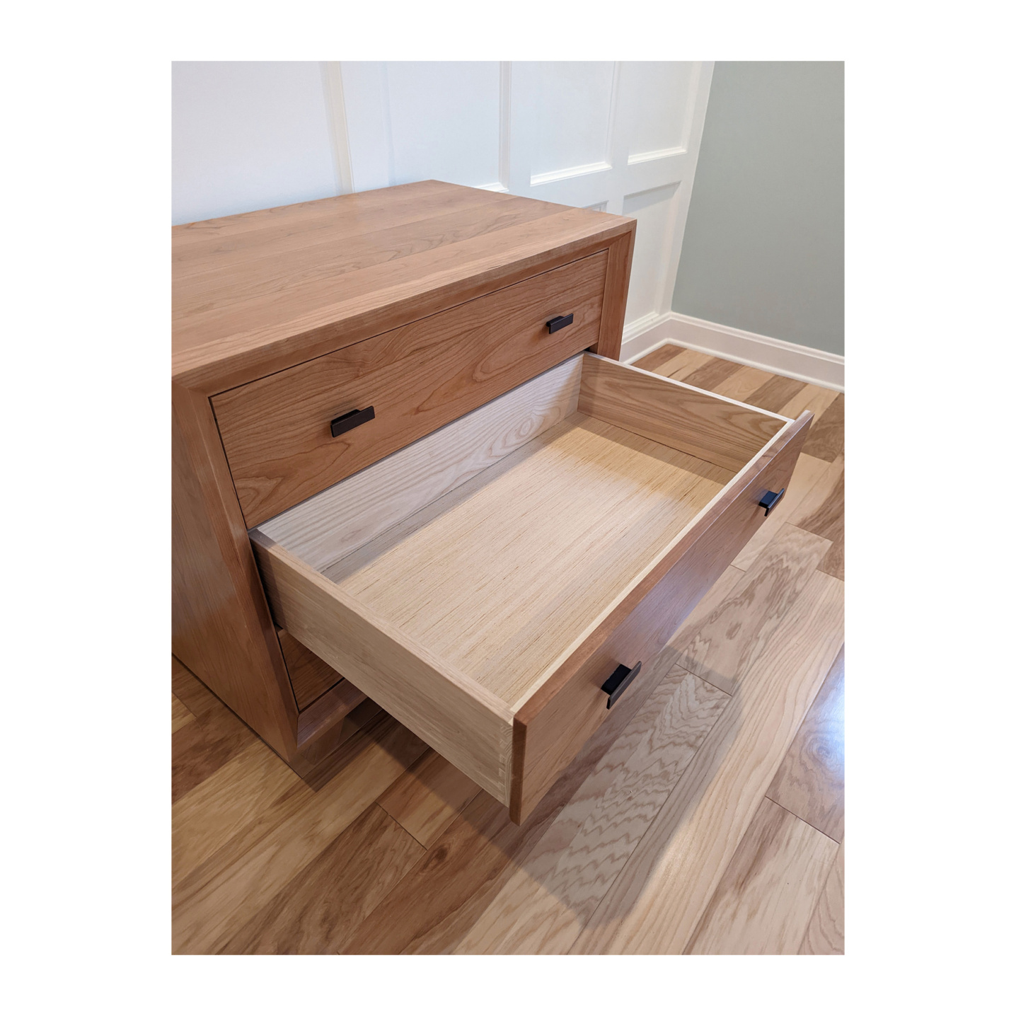 Dovetail full extension dresser drawers